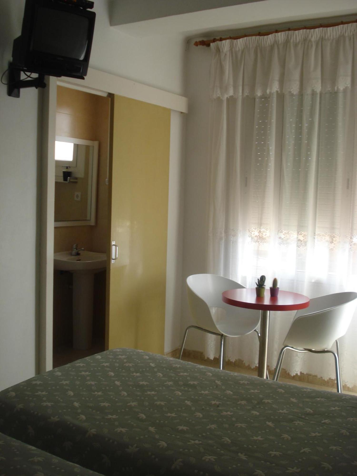 Hostal Margarita Pineda de Mar Chambre photo